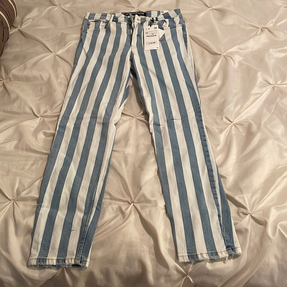 Jeans. Size 8 from Zara. Never worn.